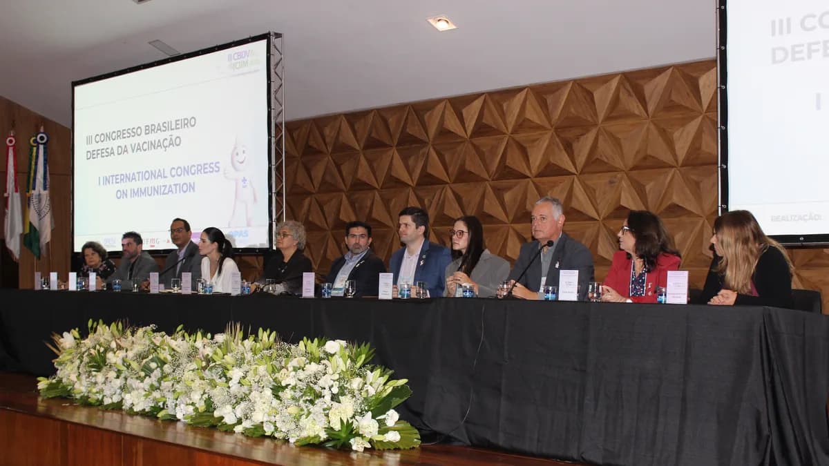 Cosems-MG marca presença na abertura do III Congresso Brasileiro Defesa da Vacinação e I Congresso Internacional de Imunização